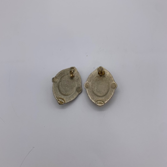 Signed PISCES  Red Jasper Pierced Earrings Embossed Detailed Pattern Bronze Tone - Picture 7 of 8